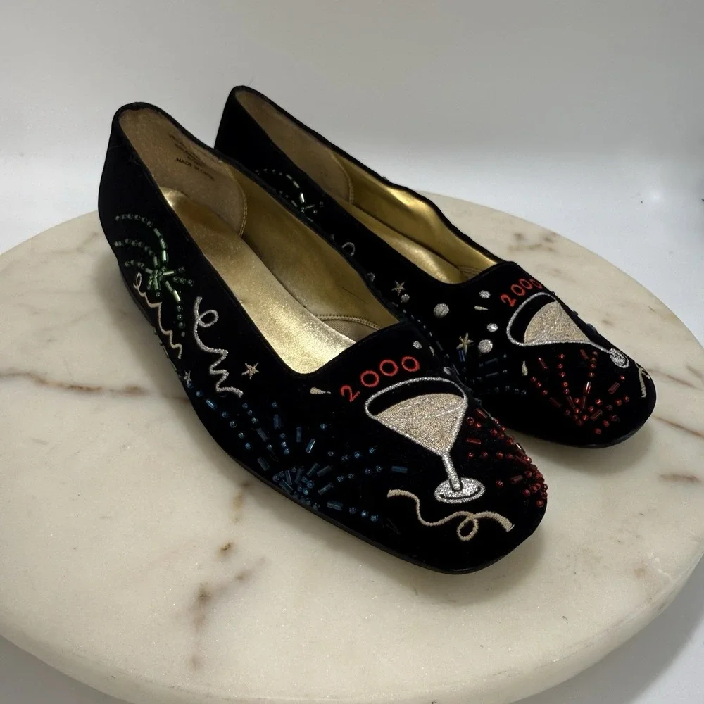 Vintage Y2K New Year 2000 Beaded Velvet Leather Sole Block Pumps Black 6.5M